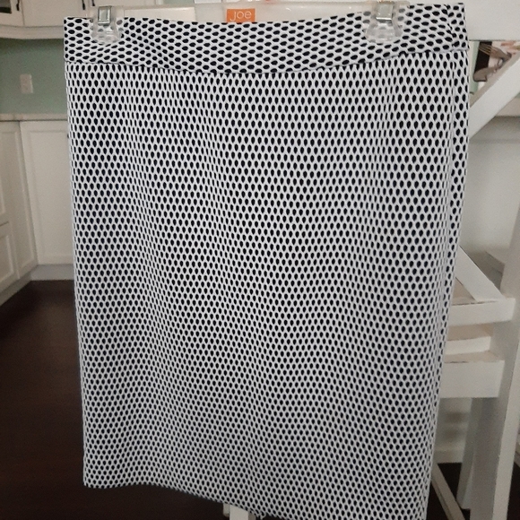 Skirt - Picture 2 of 3